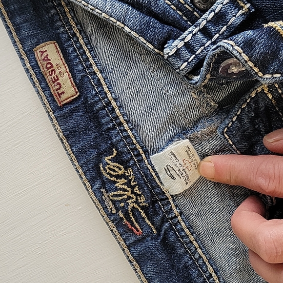 Silver crops - Picture 2 of 6